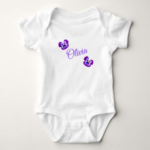 Olivia, Name, mit Lila Stiefmütterchen, Baby Bodys Strampler