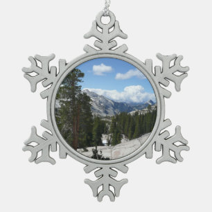 Olmsted Point III im Yosemite National Park Schneeflocken Zinn-Ornament