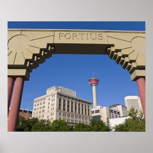 Olympic Plaza und Calgary Tower, Alberta, Kanada Poster (Vorne)