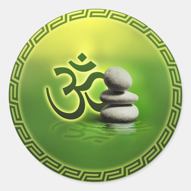 OM-Symbol mit Zen-Steinen auf sanften grünen Fläch Runder Aufkleber (Vorderseite)