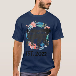 Oma Bär est 2022 Neuschwangerschaft Mutter  T-Shirt