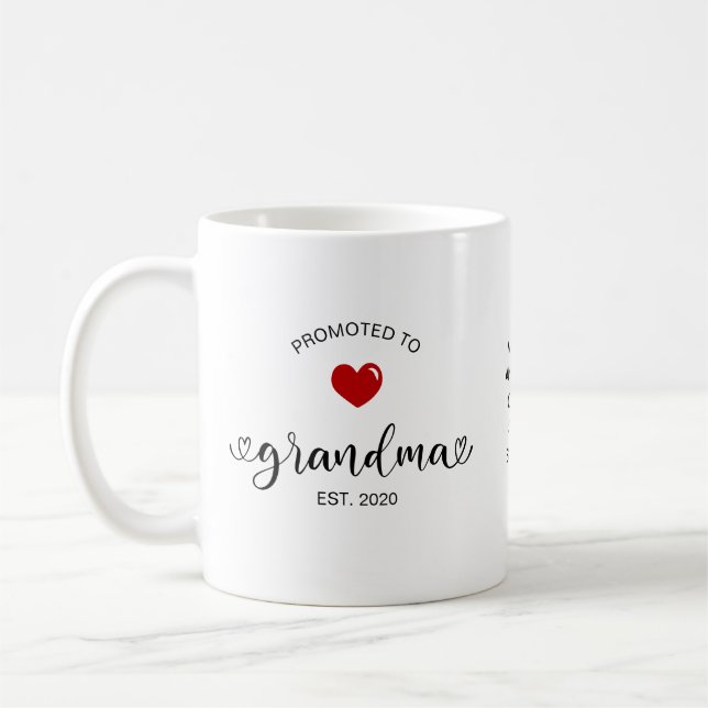 Oma Befördert zum Geschenk an Oma Kaffeetasse (Links)
