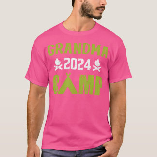 Oma Camp 2024 Familienurlaub Sommerferien Camping T-Shirt
