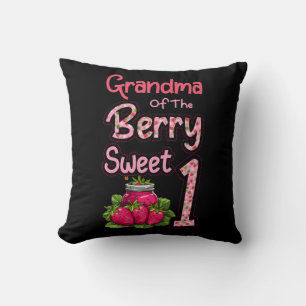 Oma des Berry Sweet One Strawberry First 1s Kissen