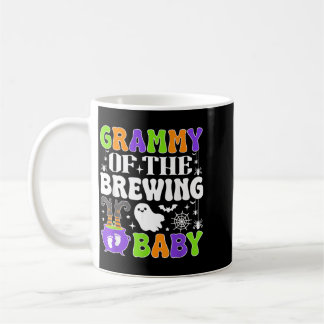 Oma des brauenden Halloween-Hexenbabys Kaffeetasse