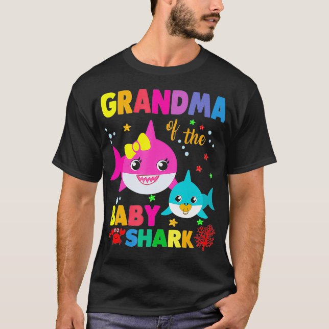 Oma des Junghais Birthday Oma Shark _ T-Shirt (Vorderseite)