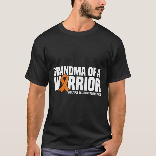 Oma einer Kriegerin Frau Multiple Sklerose Awarene T-Shirt (Vorderseite)
