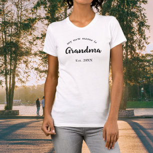 Oma Enthüllung des neuen Enkelkindes im Jahr Schwa T-Shirt