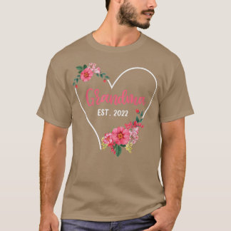 Oma Est 2022 Oma zu sein, Schwangerschaft und Unc T-Shirt