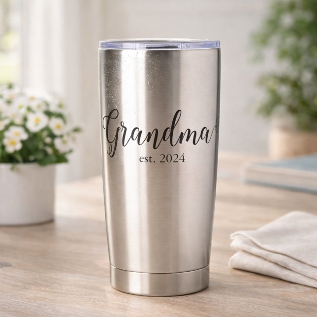 Oma Est Modern Black Schrift Custom Datum Thermobecher (Von Creator hochgeladen)