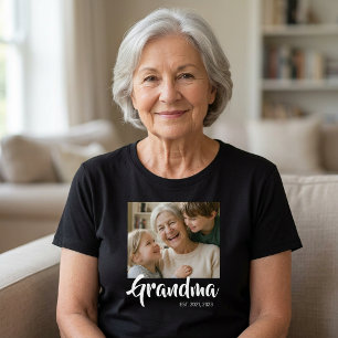 Oma Established Schrift Foto T-Shirt