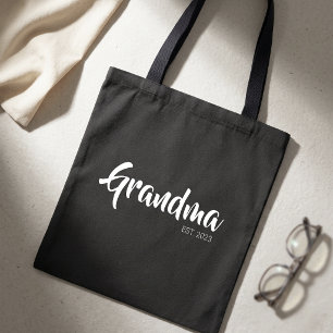 Oma gegründet Schwarz Weiß Schrift Geschenk