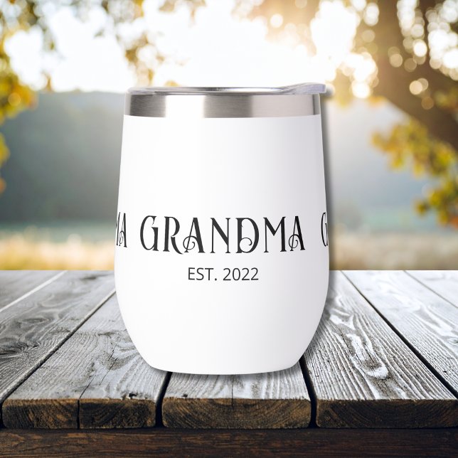 Oma gegründet Typografie Geschenk Isoliert  (Von Creator hochgeladen)