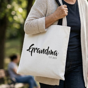 Oma hat Black White Script Geschenk gegründet