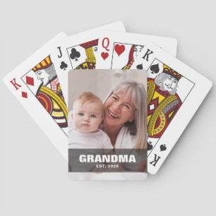 Oma hat ein kühnes schwarzes Foto erstellt Spielkarten