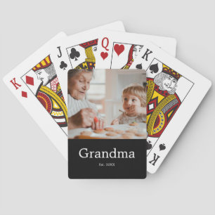 Oma hat modernes Fotogeschenk eingerichtet Spielkarten