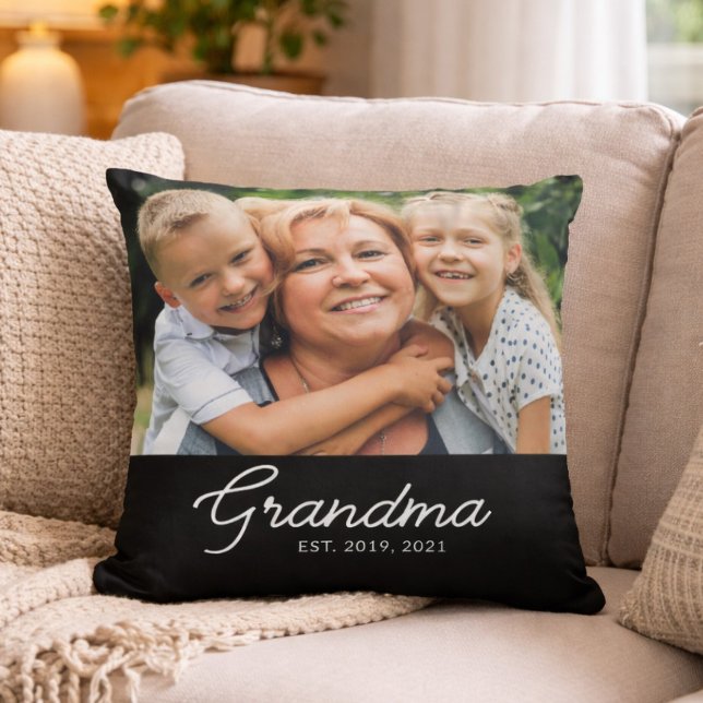 Oma hat modernes Schriftfoto gegründet Kissen (Von Creator hochgeladen)