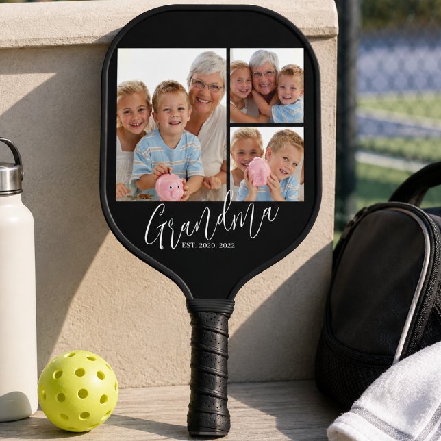 Oma hat modernes Spaß-Skript 3 Foto eingerichtet Pickleball Schläger (grandma est for her nana black and white first time year established grandma fun modern saying photo)