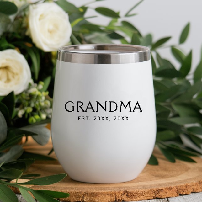 Oma hat neue Oma-Geschenke etabliert (Von Creator hochgeladen)