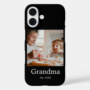 Oma hat schwarzes Foto-Geschenk eingerichtet iPhone 16 Hülle