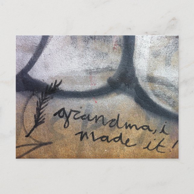 Oma, ich habe es geschafft! Graffiti Postkarte (Vorderseite)