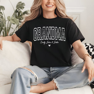 Oma Individuelle Varsity Oma Baby Enthüllung T-Shirt