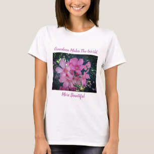 Oma ist eine wunderschöne Blume in Pink und Flora T-Shirt