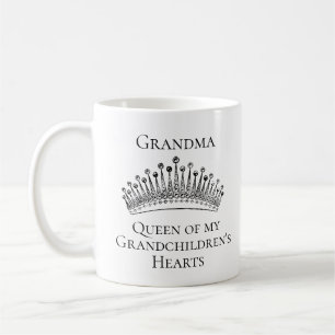 Oma krönt die Herzen ihrer Enkelkinder Kaffeetasse
