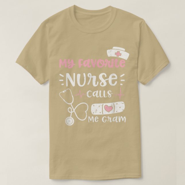 Oma Meine Lieblingsnahrung nennt mich Gram - Nurse T-Shirt (Design vorne)