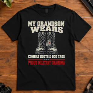 Oma-Militär-Enkel trägt Kampfstiefel-Kunst T-Shirt