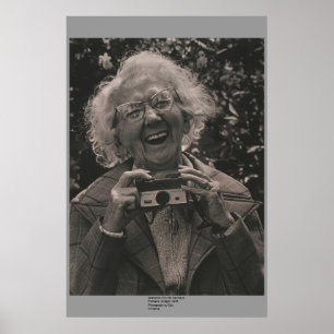 Oma mit ihrem Hawkeye Poster