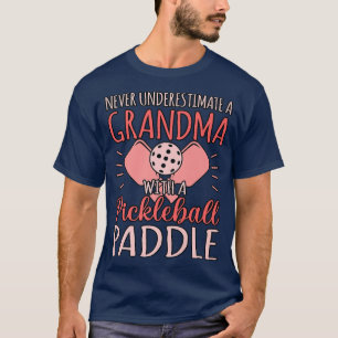 Oma mit Pickleball Paddle Sports Player Coach T-Shirt