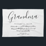 Oma Quote Elegantes Skript Schwarz und Weiß Geschirrtuch<br><div class="desc">Personalisieren Sie für Ihre Oma,  Großmutter,  Oma,  Nan oder Kindermädchen ein einzigartiges Geschenk für Geburtstage,  Weihnachten,  Muttertag,  Babyduschen oder jeden Tag,  den Sie gewollt haben,  um zu zeigen,  wie viel sie Ihnen bedeutet. Ein perfekter Weg,  ihr zu zeigen,  wie phantastisch sie jeden Tag ist. Entwickelt von Thisisnotme©</div>