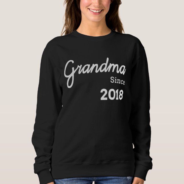 Oma seit 2018 sweatshirt (Vorderseite)