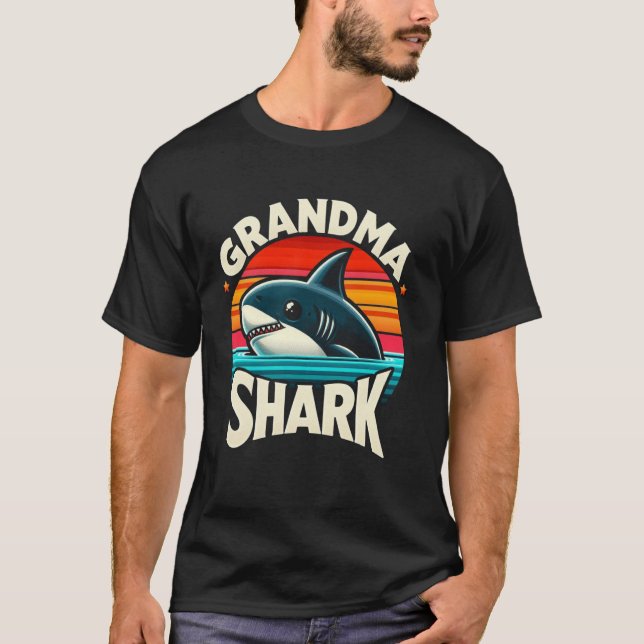 Oma Shark Funny Shark Matching Family for Wome T-Shirt (Vorderseite)