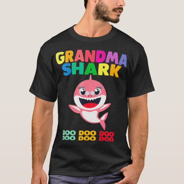 Oma Shark Geschenk Niedliches Baby Shark Design Fa T-Shirt (Vorderseite)