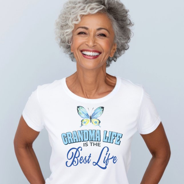 Oma T-Shirt (Grandma shirt for proud grandmas. Cute, modern with butterfly. Fun to wear!)