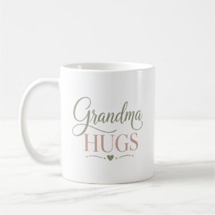Oma umarmt süßes Familiengeschenk Kaffeetasse