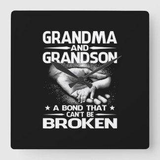 Oma und Oma eine Anleihe, die nicht zerbrochen wer Quadratische Wanduhr