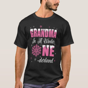 Oma vom Geburtstagskind Winter Onederland 1. T-Shirt