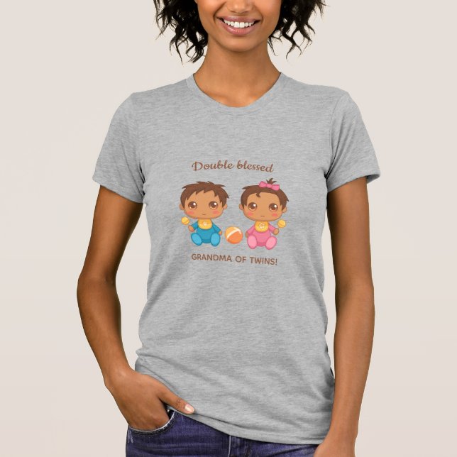 Oma von Twins Baby Boy and Girl T-Shirt (Vorderseite)