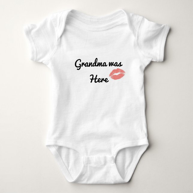 Oma war hier Lippenstift-Kuss Lustige Großmutter Baby Strampler (Vorderseite)
