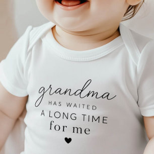 Oma wartet Baby Strampler