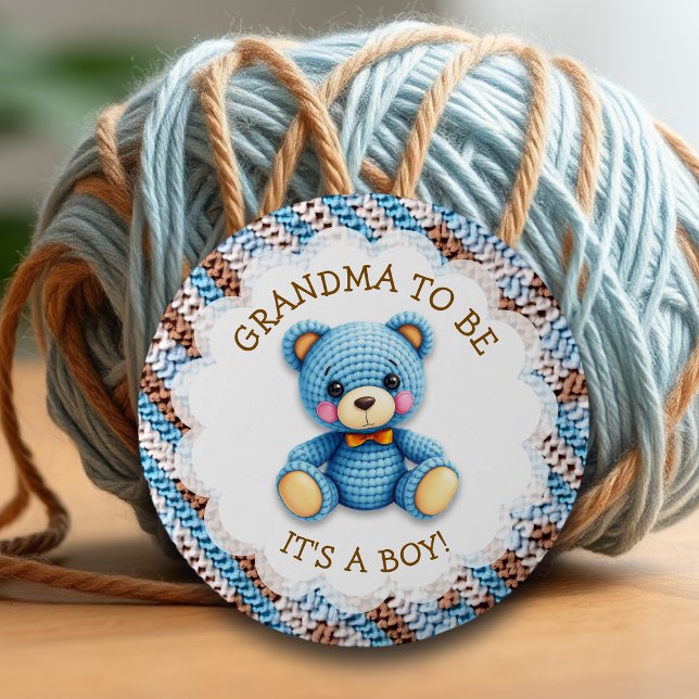 Oma wird | Gehäkelt Teddybär Baby Shower  Button (Von Creator hochgeladen)