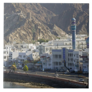 Oman, Maskat, Mutrah. Gebäude entlang von Mutrah Fliese