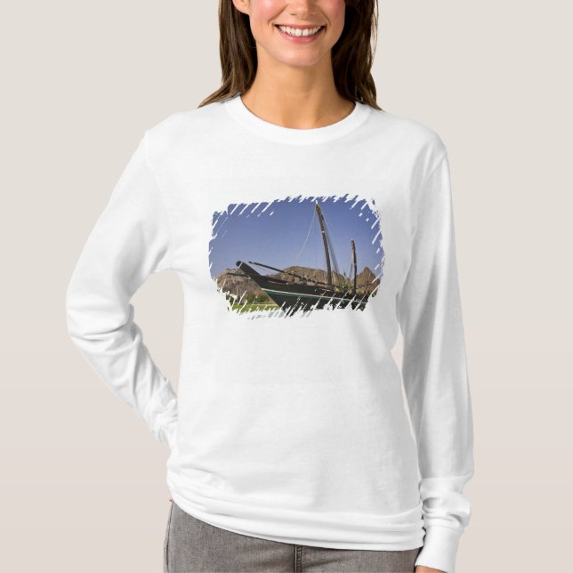 Oman, Muscat, Al Bustan. Al Bustan Roundabout, T-Shirt (Vorderseite)