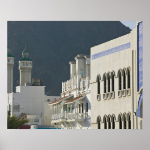 Oman, Muscat, Mutrah. Mutrah Corniche Moschee und Poster