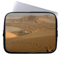 Oman, Rub Al Khali Wüste, die auf den Dünen fährt