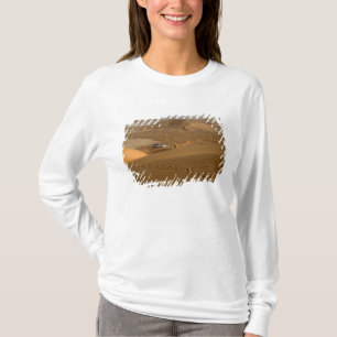 Oman, Rub Al Khali-Wüste, Fahren auf den Dünen T-Shirt