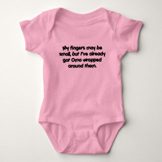 Omas eingewickelt baby strampler